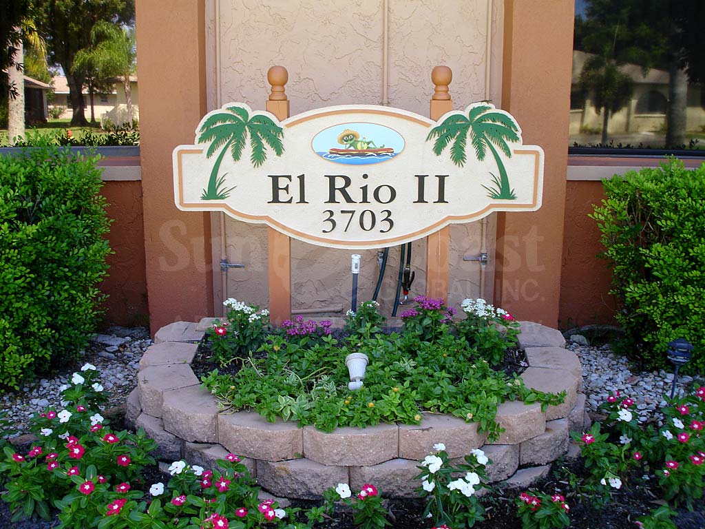 El Rio II Signage